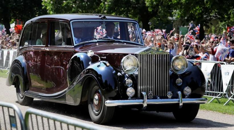 Super Mewah, Intip Kendaraan Resmi Raja Charles III Rolls-Royce Phantom