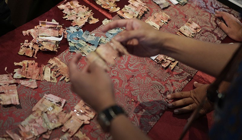 Nasib Penjaga Sekolah, Uang Puluhan Juta Tabungan Haji Rusak Dimakan Rayap - Bagian 2