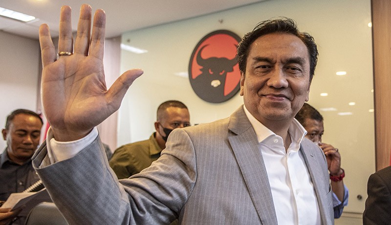 Ekspresi Effendi Simbolon Minta Maaf Sebut TNI Seperti Gerombolan - Bagian 1