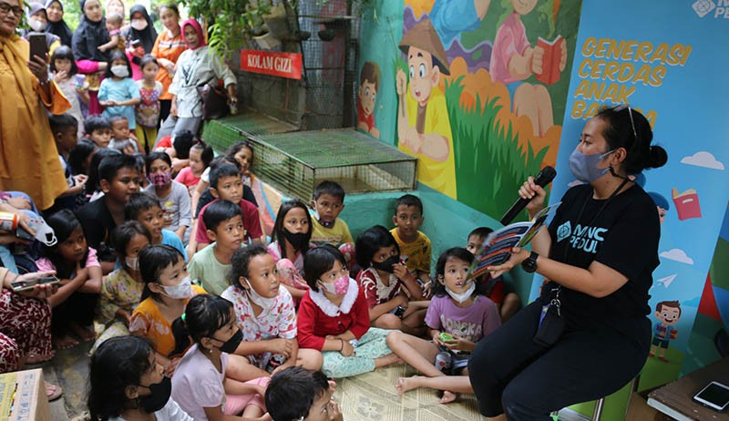 MNC Peduli Sambangi Taman Bacaan Jembatan Lima Tambora - Bagian 1