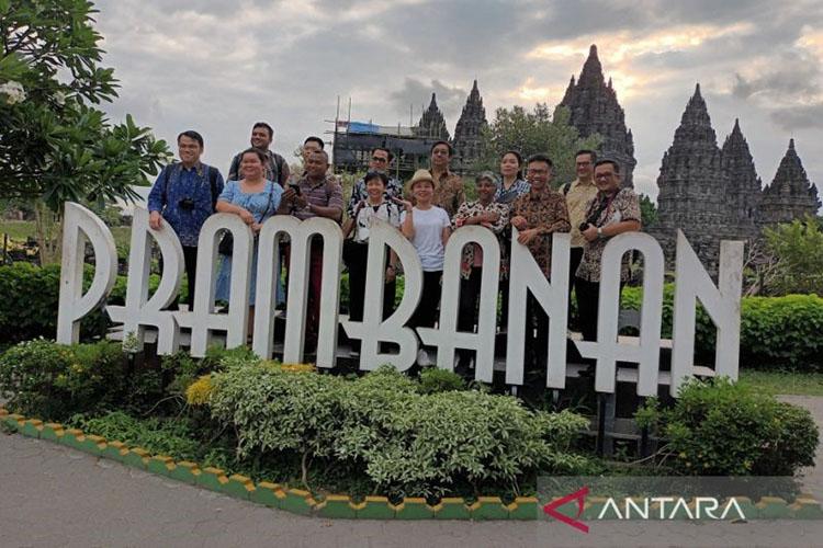 Ajak Jurnalis Asean Kunjungi Candi Prambanan, Kemenlu Pamerkan Toleransi di Indonesia