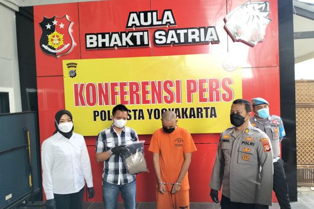  Tergiur Kecantikannya, Mahasiswa Ini Tega Setubuhi Sepupunya Sendiri