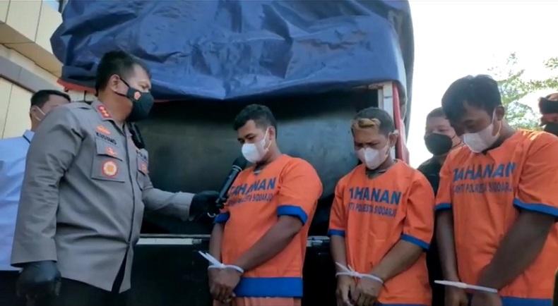 Polisi Tangkap 3 Tersangka Penimbun BBM Bersubsidi di Sidoarjo, 1.632 Liter Biosolar Disita