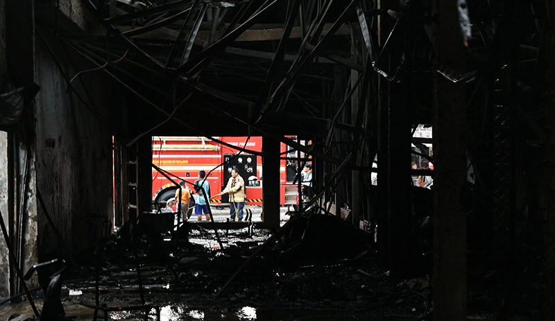 Toko Mebel Hangus Terbakar di Pondok Bambu Jaktim - Bagian 2