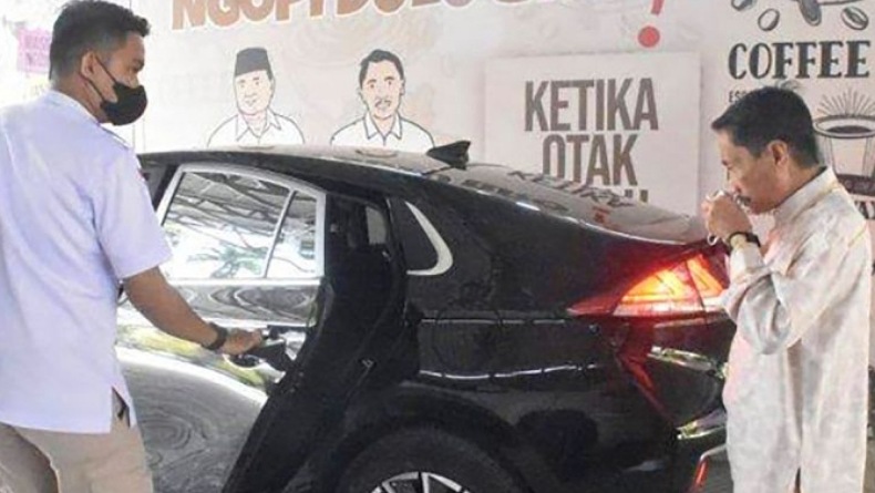 Bupati Gorontalo Gunakan Mobil Listrik: Lebih Ramah Lingkungan dan Hemat BBM