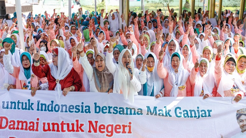 Emak-Emak Sumedang Kepincut Program Kredit Lapak, Suarakan Ganjar Presiden 2024