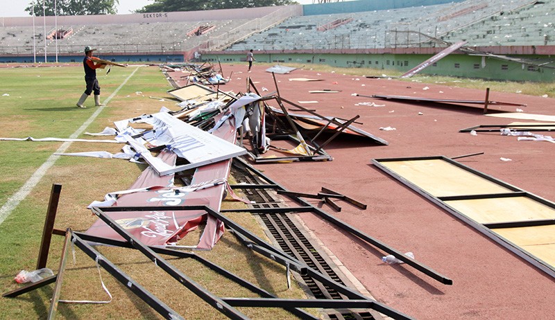 Melihat Lebih Dekat Kerusakan Fasilitas Stadion akibat Ulah Oknum Bonek - Bagian 3