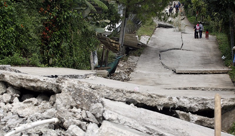 Bencana Tanah Bergerak di Bogor, Jalanan Terbelah dan Belasan Rumah Hancur - Bagian 1