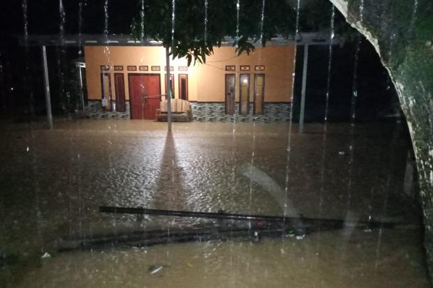  Diguyur Hujan Deras, 9 Kampung di Sukabumi Terendam Banjir