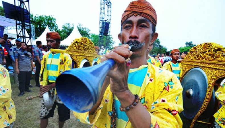 5 Alat Musik Tradisional Jawa Timur Berikut Cara Memainkannya