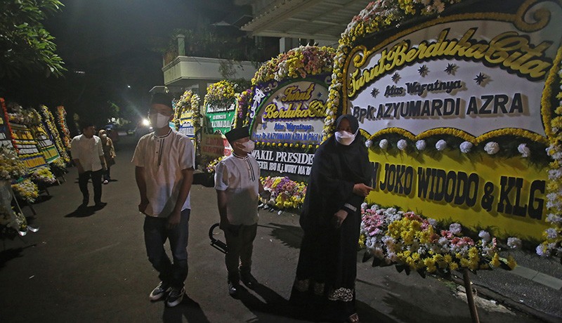 Suasana Rumah Duka Almarhum Azyumardi Azra  - Bagian 2
