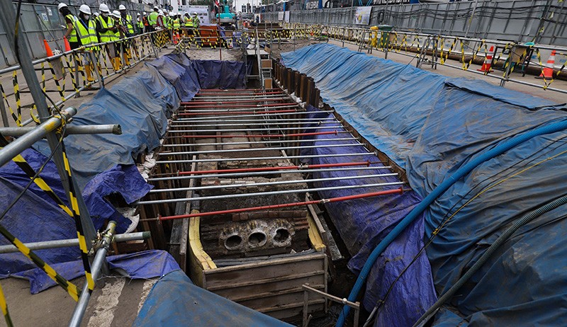 Penampakan Artefak Ditemukan saat Gali Terowongan Proyek MRT Jakarta - Bagian 7
