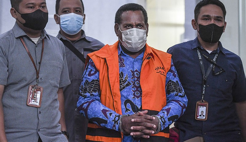 Pejabat Diduga Korupsi Pembangunan Gereja Mimika Ditahan KPK - Bagian 1