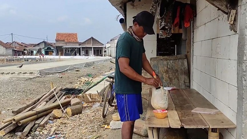Dampak Kenaikan BBM, Nelayan di Kendal Alih Profesi Membuat Kerajinan Boneka Dawangan
