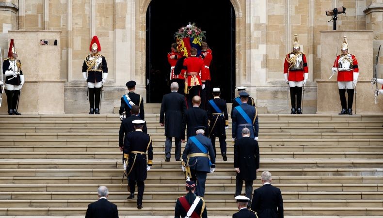 Jenazah Ratu Elizabeth II Dimakamkan, Raja Charles III Tak Kuasa Meneteskan Air Mata
