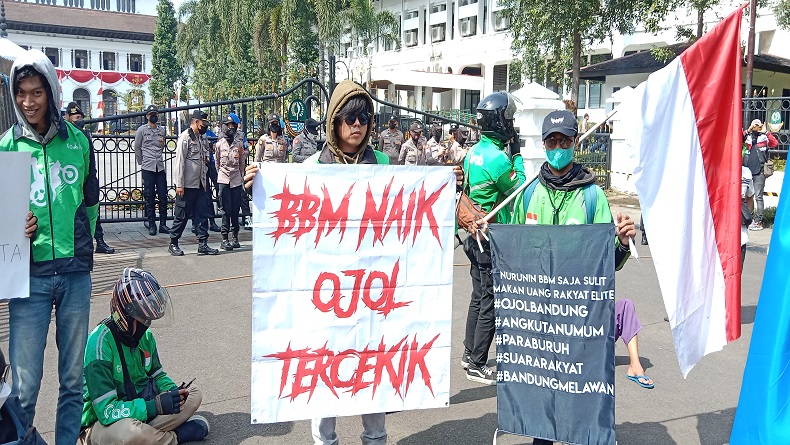 Demo Kenaikan BBM, Ojol di Bandung Sebut Pertalite Cepat Habis 