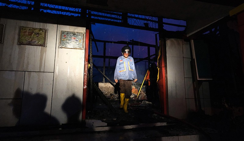 Kantor Balitbang Kalimantan Barat Ludes Terbakar - Bagian 3