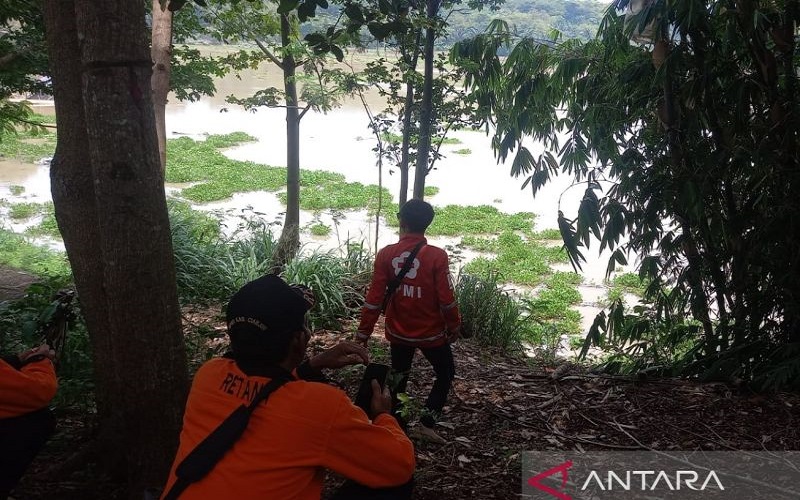 Nenek Epon Hilang saat Pulang dari Ladang, Diduga Terseret Arus Sungai Cisokan Cianjur