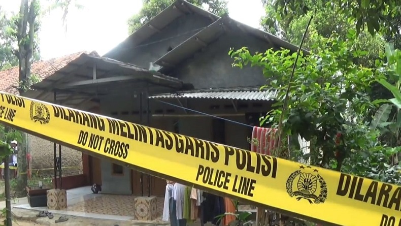 Pembunuhan di Purwakarta, Pelaku 20 Kali Hujamkan Senjata Tajam ke Tubuh Ibu Kandungnya 