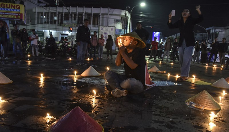 Bjorka Ikut Mahasiswa Beraksi Menuntut Pemerintah Tuntaskan Kemiskinan - Bagian 3