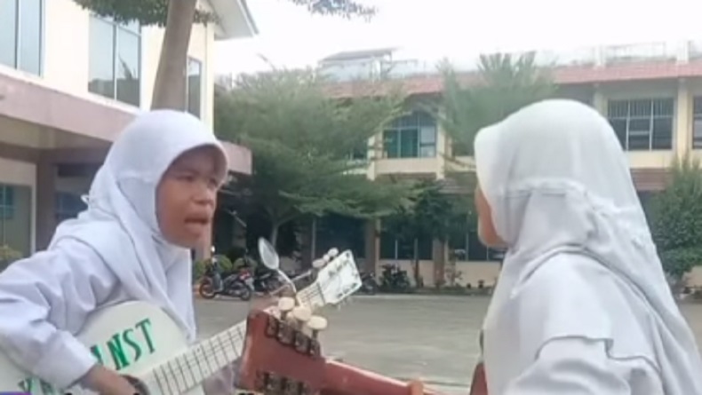 Viral 2 Siswi SD Nyanyi Lagu Berjudul Sambo, Netizen Deg-degan Dengar Liriknya