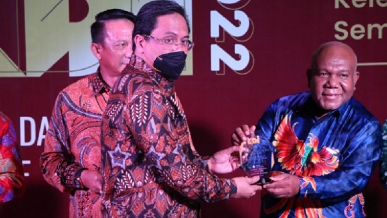 Selamat! Bupati Jayapura Raih Penghargaan KDI 2022 lewat Program Distrik Membangun-Membangun Distrik