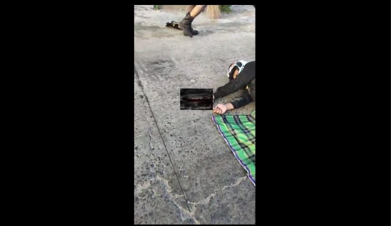 Gagal Salip Kendaraan, Pengendara Motor Sport di Mojokerto Tewas Terlindas Truk Ayam