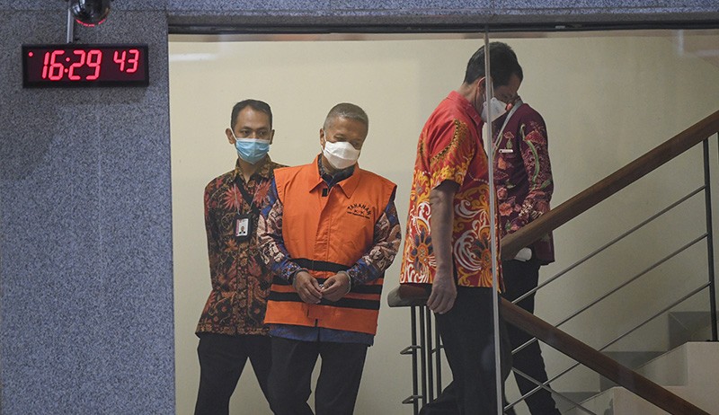 Penampilan Hakim Agung MA Sudrajad Dimyati Pakai Rompi Tahanan KPK-Diborgol