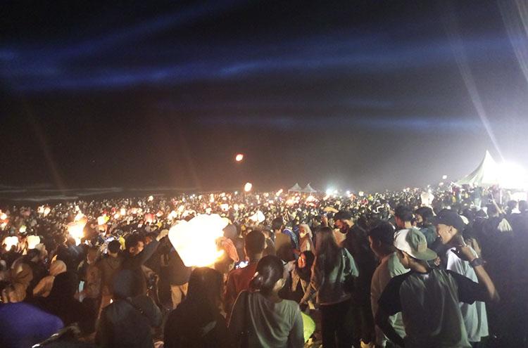Laterne Festival De Paris 2022, 1.001 Lampion Hiasi Langit Pantai Widuri Bantul