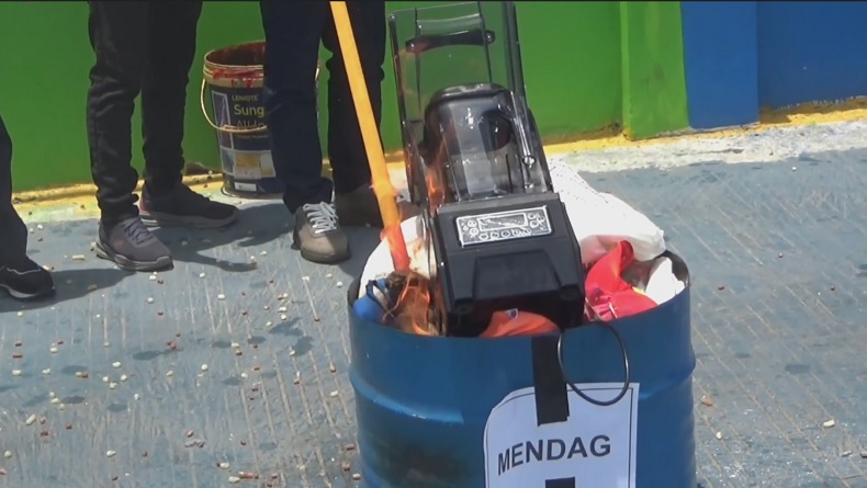 Mendag Zulhas Musnahkan Ratusan Produk Impor Ilegal di Sidoarjo, Nilainya Rp11 Miliar