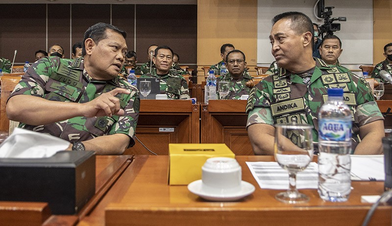 Momen Menhan, Panglima TNI, KSAD dan KSAL Duduk Berdampingan di Komisi I DPR - Bagian 3