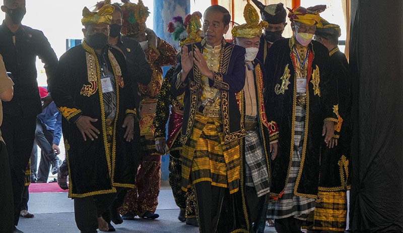 Presiden Jokowi Terima Gelar Kehormatan Kesultanan Buton - Bagian 2