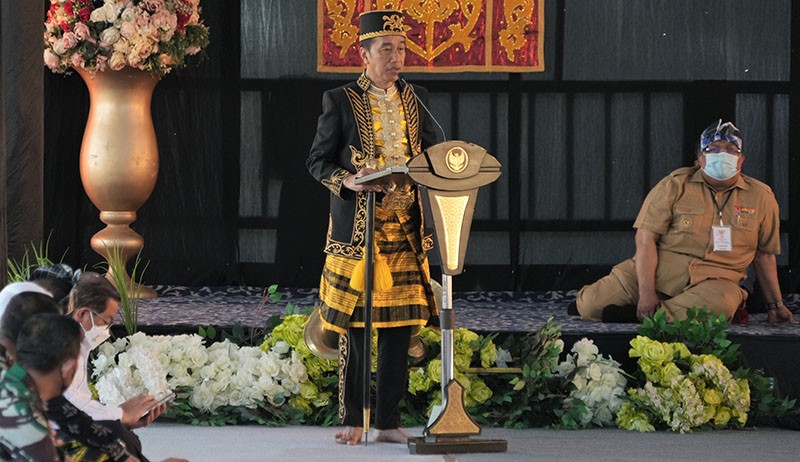 Presiden Jokowi Terima Gelar Kehormatan Kesultanan Buton - Bagian 1