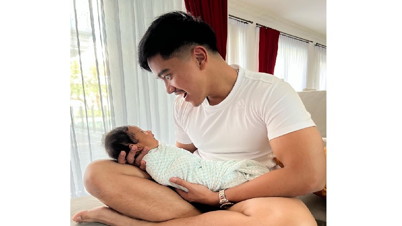 Kaesang Gendong Keponakan Jelang Pernikahan, Komentar Kahiyang Ayu Jadi Sorotan Netizen