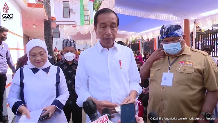 Presiden Jokowi Akan Terima Anugerah Gelar Adat hingga Bagikan BLT BBM di Maluku Utara
