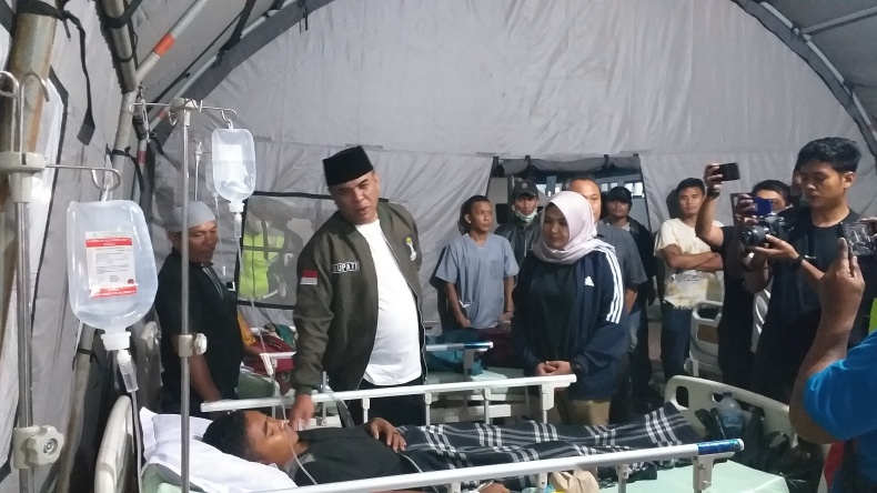 Diduga Hirup Gas Beracun, Puluhan Warga Madina Dilarikan ke Rumah Sakit