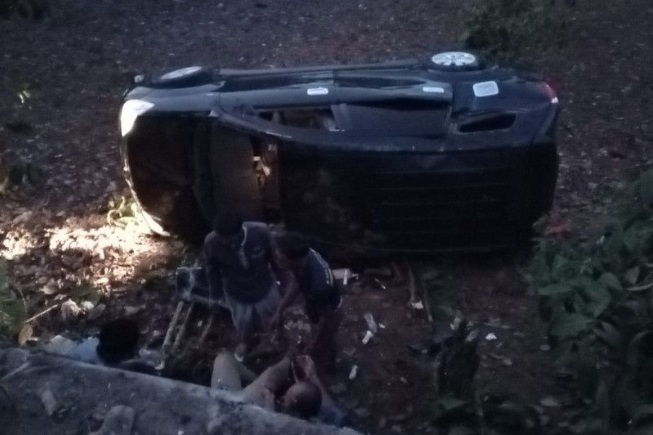 title Mobil Anggota KPU Probolinggo Terguling di Tanjakan Desa Sumber, Diduga Rem Blong Mobil Anggota KPU Probolinggo Terguling di Tanjakan Desa Sumber, Diduga Rem Blong