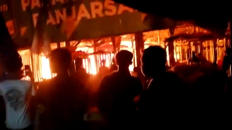 Puluhan Kios di Pasar Banjarsari Ciamis Ludes Terbakar, Api Diduga dari Korsleting Listrik