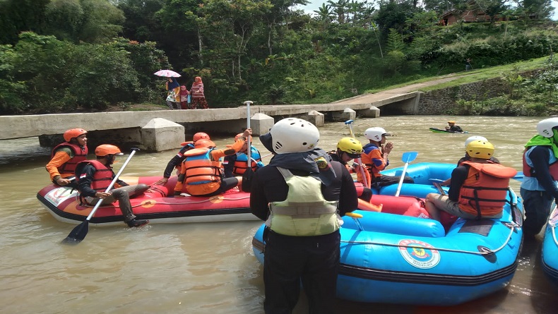Remaja Hilang Tak juga Ditemukan, Tim SAR Sisir Sungai Cimedang Tasikmalaya 25 Km