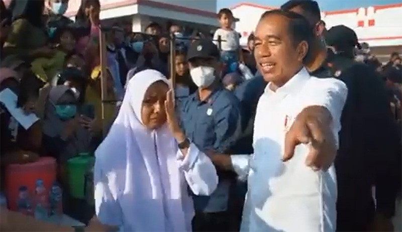 Anak SMA Berani Marahi Presiden Jokowi di Depan Paspampres, Begini Momennya - Bagian 3