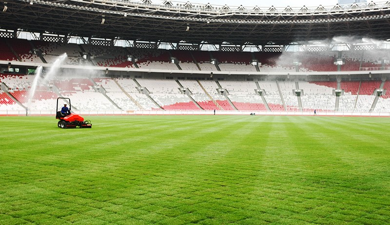 Perawatan Rumput Stadion Utama GBK Sambut Piala AFF 2022 - Piala Dunia U20 2023 - Bagian 2