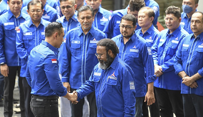 Tegas! AHY Berhentikan Lukas Enembe, Tunjuk Willem Wandik sebagai Pengganti - Bagian 1