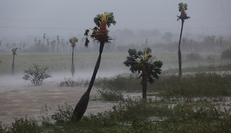 Kota-Kota Hancur Diamuk Badai Ian - Bagian 6