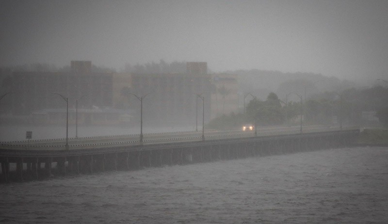 Kota-Kota Hancur Diamuk Badai Ian - Bagian 7