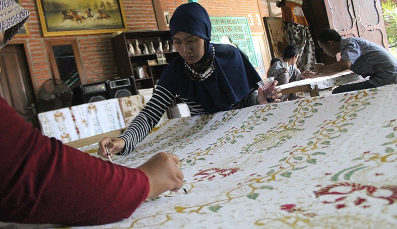 Penyandang Disabilitas Membuat Batik Tulis, Hasilnya Dijual Rp7 Juta ke Thailand - Bagian 3