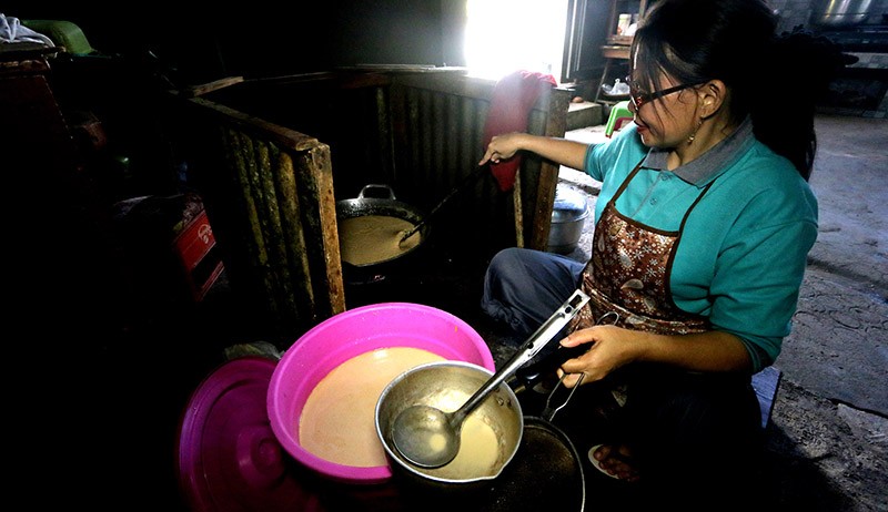 Begini Cara Membuat Minyak Kelapa Kampung - Bagian 2