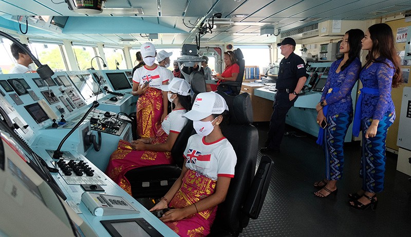 Bawa Misi Keamanan, Kapal Perang Inggris HMS Spey Merapat ke Bali - Bagian 2