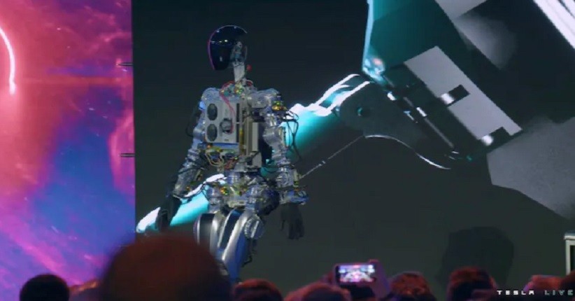 Elon Musk Pamer Robot Humanoid Bernama Optimus, Segini Harganya