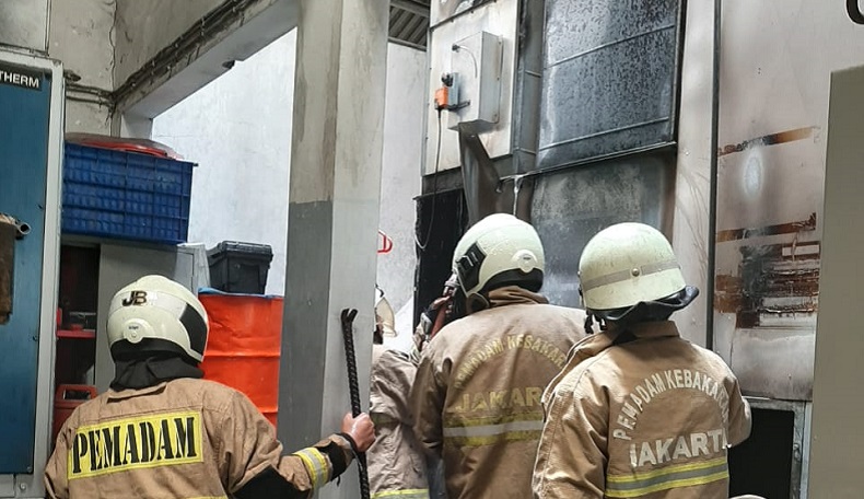 Kebakaran Oven Bengkel di Jakbar akibat Korsleting Listrik, Kerugian Rp500 Juta
