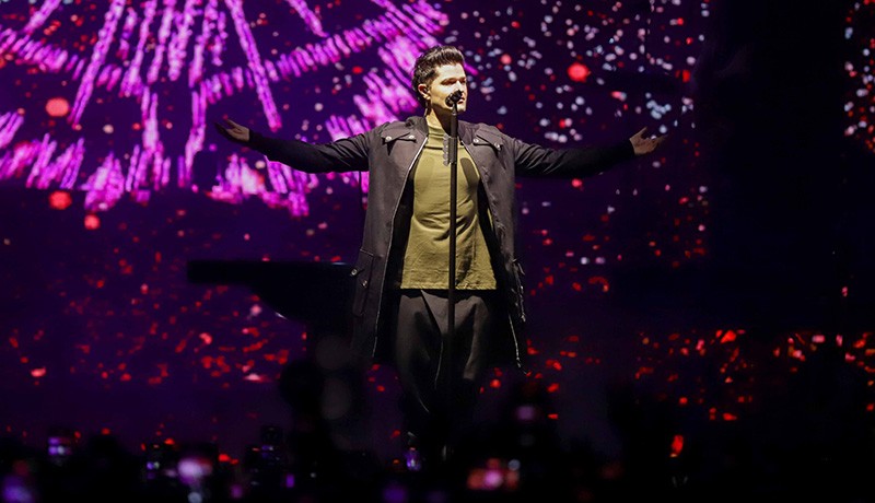 Aksi The Script Menghibur Penggemar Bawakan Lagu Superheroes - Bagian 3